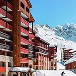 Aparthotel Pierre & Les Constellations 3*