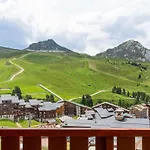 Aparthotel Pierre & Les Constellations 3*