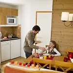 Aparthotel Pierre & Les Constellations 3*