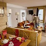 Aparthotel Pierre & Les Constellations