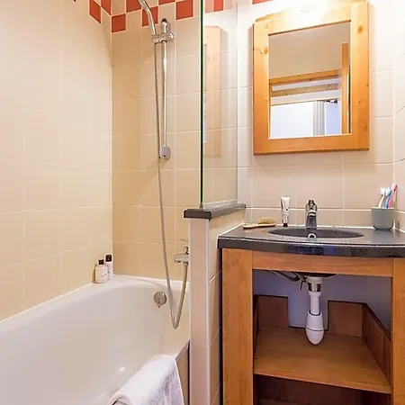 Aparthotel Pierre & Les Constellations 3*